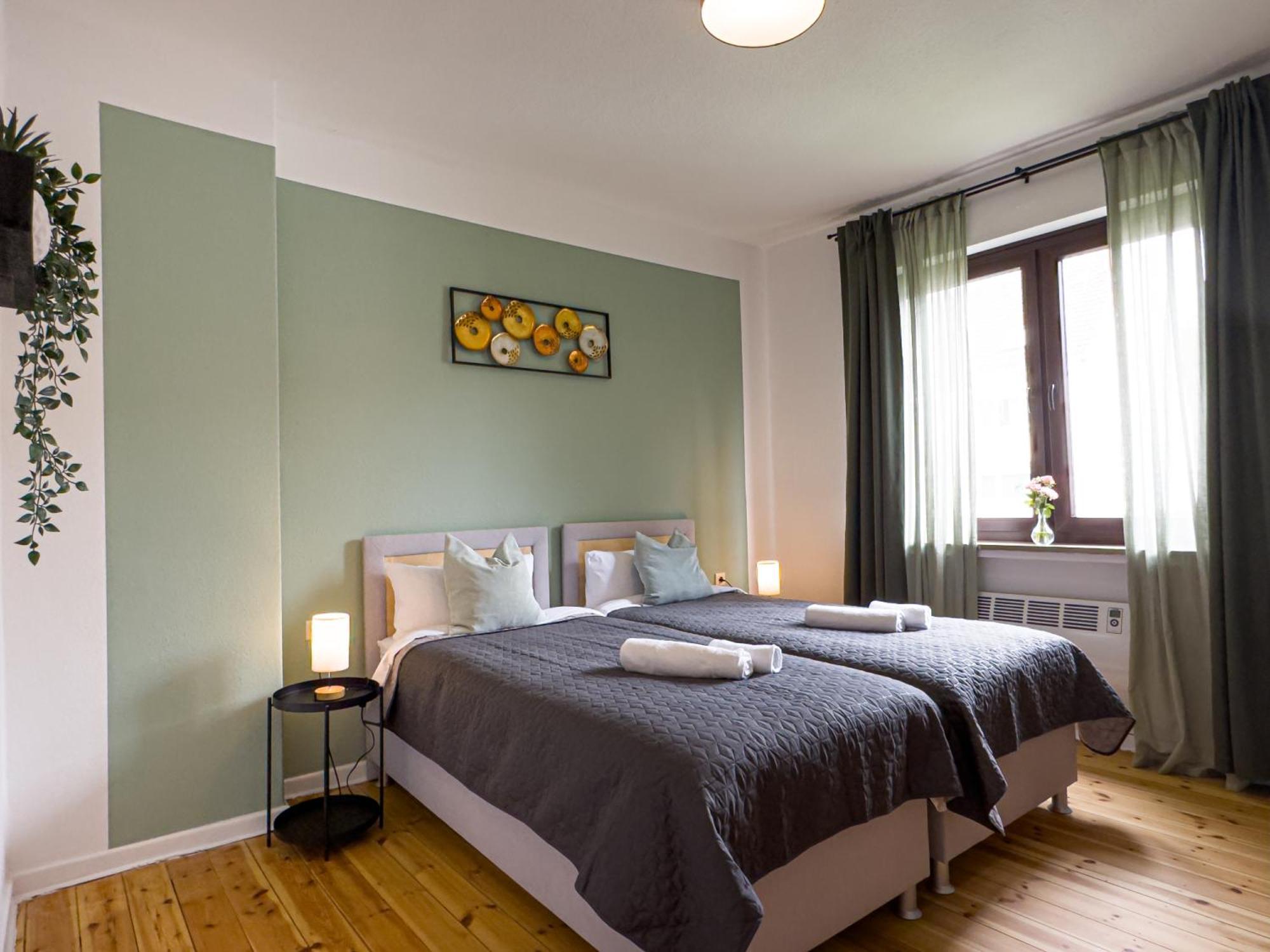 Immostay #8 - Haus Fuer 13 Personen Mit 7 Zimmer - Grosser Garten & Grill, Free Parking, Wlan BRE Extérieur photo