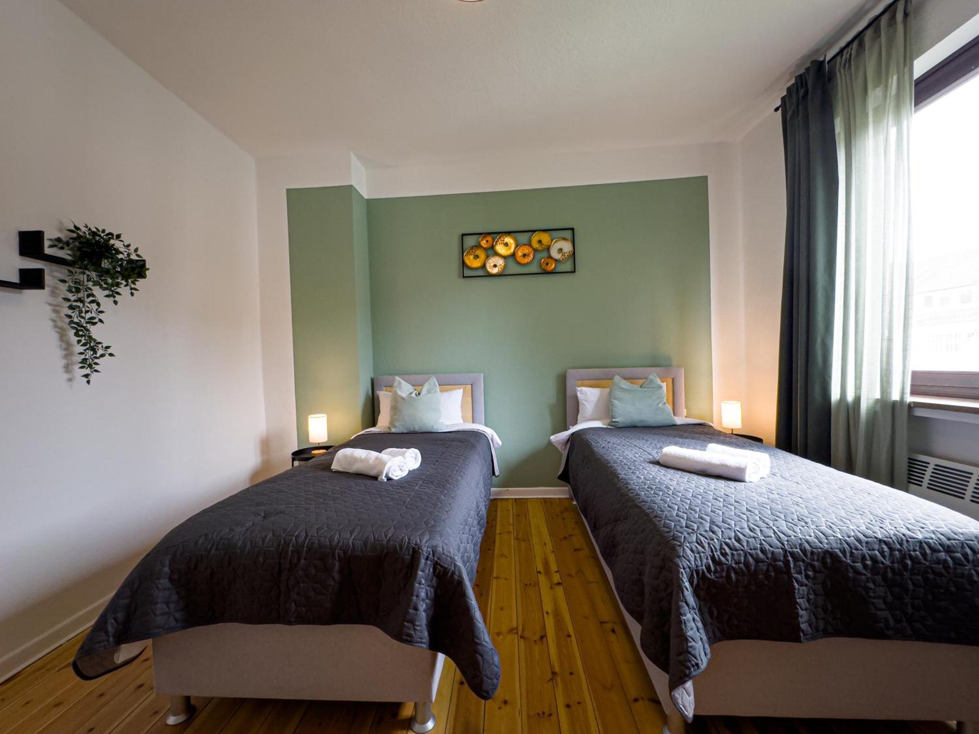 Immostay #8 - Haus Fuer 13 Personen Mit 7 Zimmer - Grosser Garten & Grill, Free Parking, Wlan BRE Extérieur photo