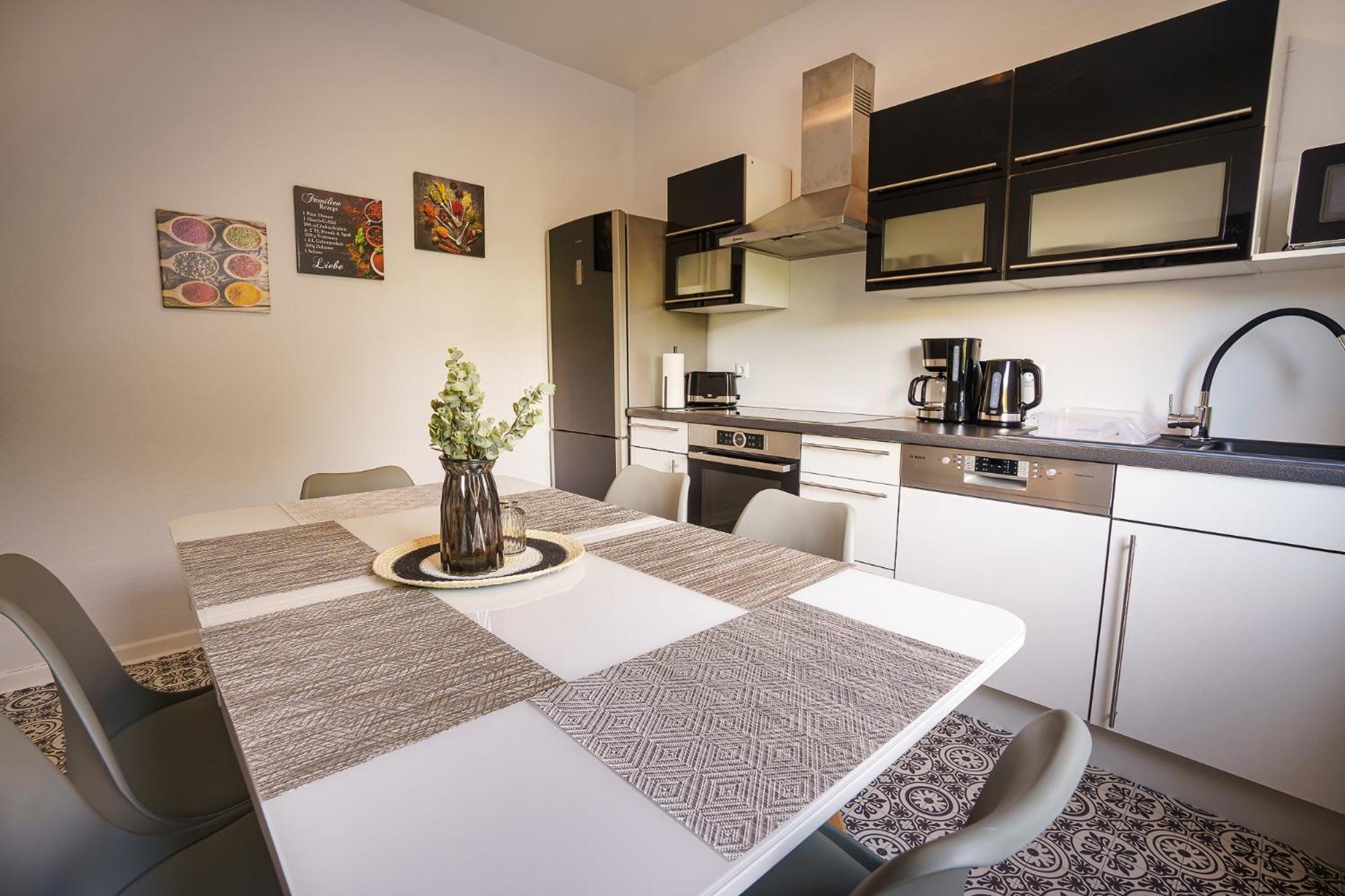 Immostay #8 - Haus Fuer 13 Personen Mit 7 Zimmer - Grosser Garten & Grill, Free Parking, Wlan BRE Extérieur photo