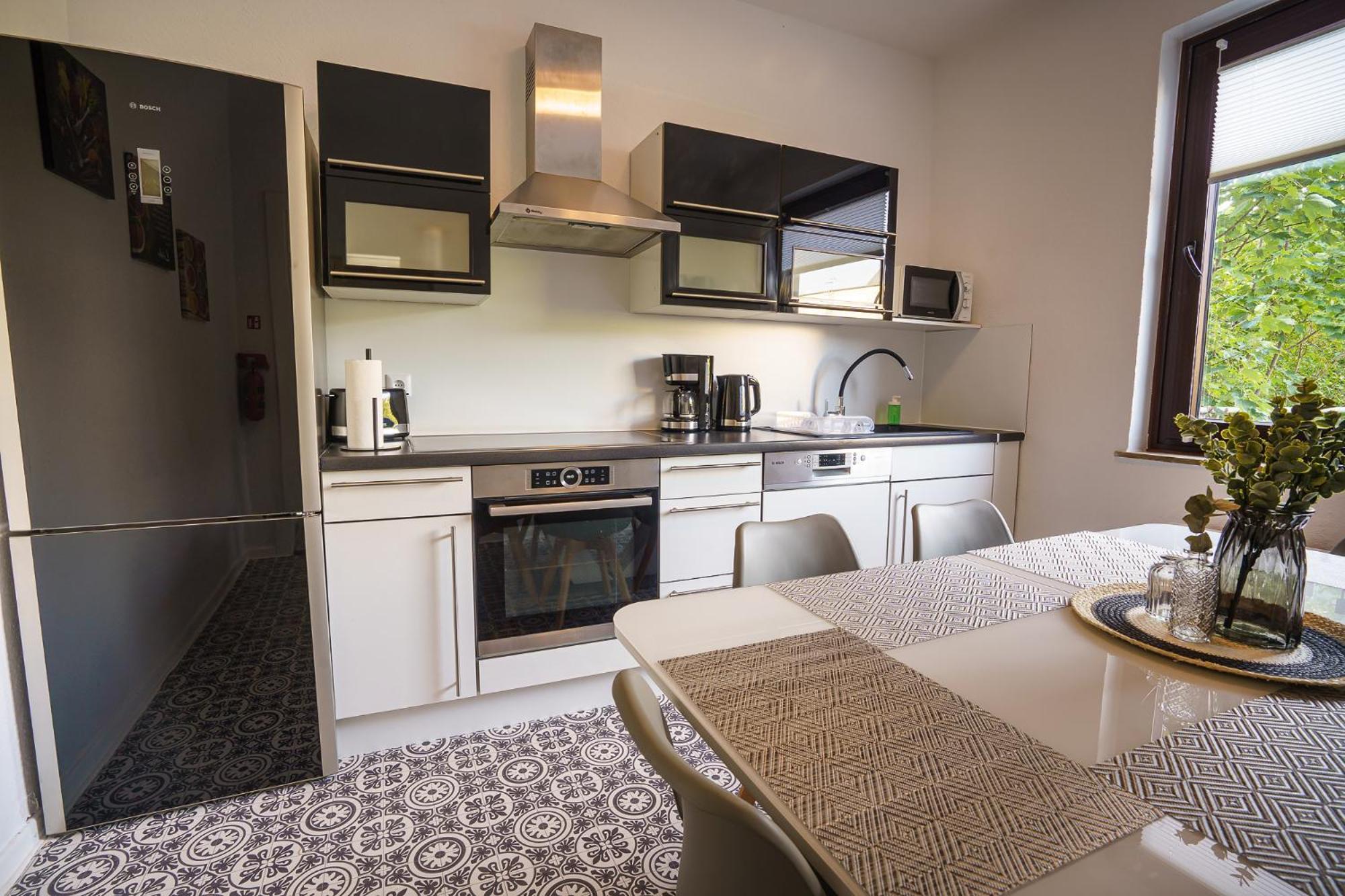 Immostay #8 - Haus Fuer 13 Personen Mit 7 Zimmer - Grosser Garten & Grill, Free Parking, Wlan BRE Extérieur photo